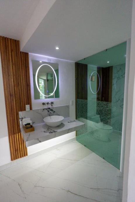 Hotel Forest Хуаучинанго Екстериор снимка